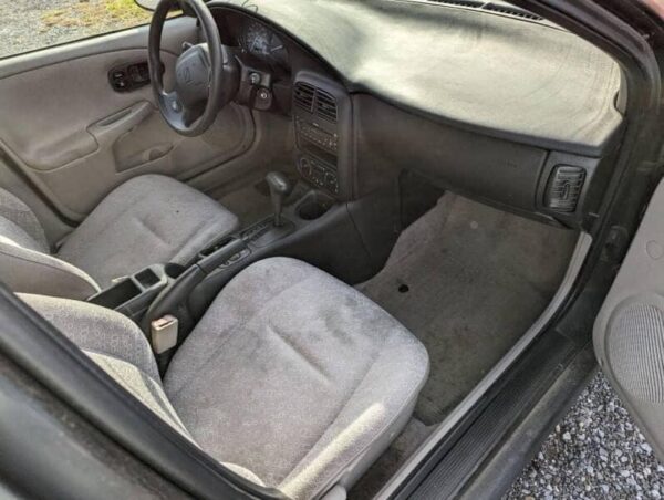 2001 Saturn S Series - Image 6