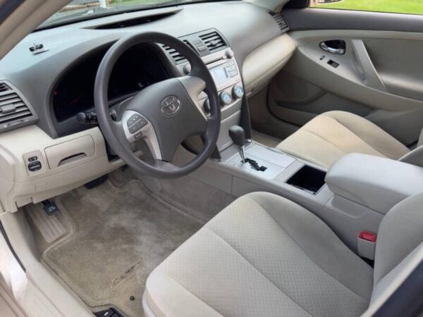 2007 Toyota Camry 96,521 miles - Image 2
