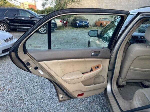 2004 Honda Accord - Image 2