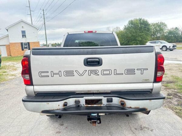 2005 Chevrolet Silverado 2500HD - Image 4