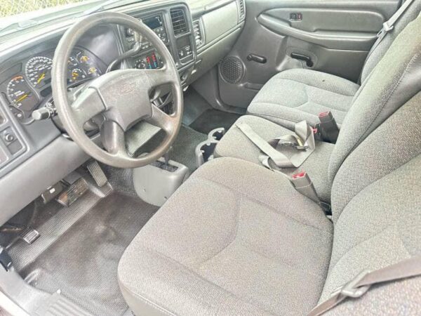 2005 Chevrolet Silverado 2500HD - Image 5