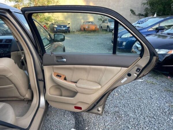 2004 Honda Accord - Image 6