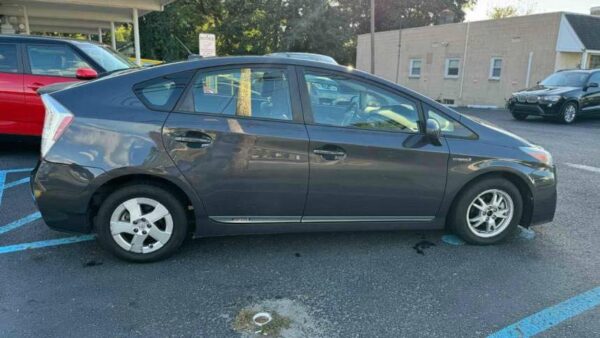 2010 Toyota Prius Two - Image 7