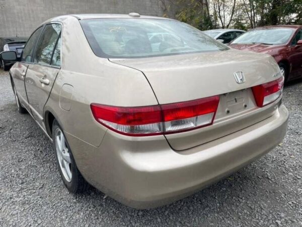 2004 Honda Accord - Image 9