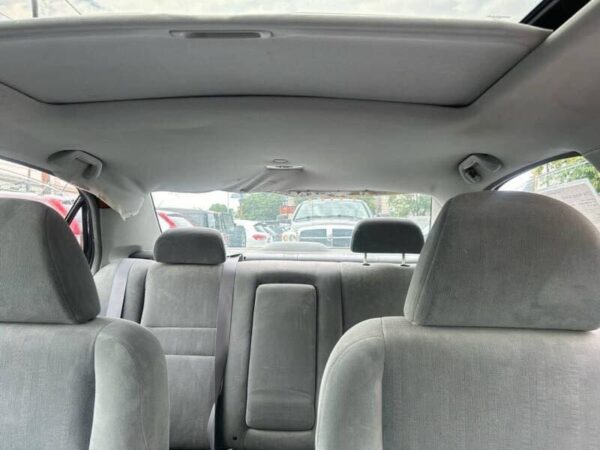 2004 Honda Accord - Image 10