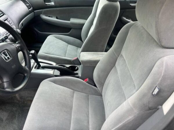 2004 Honda Accord - Image 13
