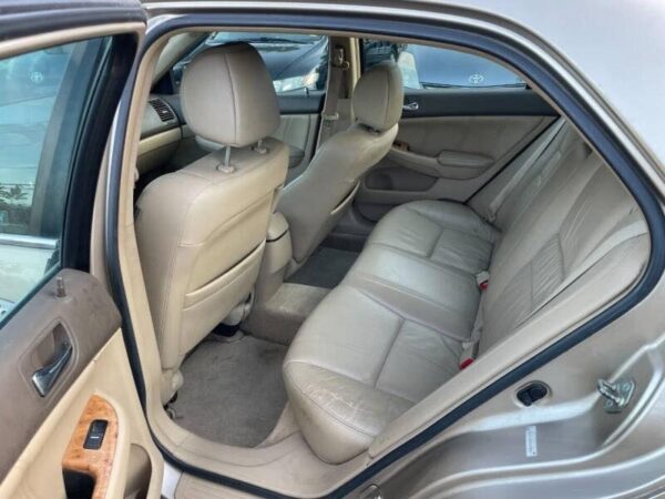 2004 Honda Accord - Image 12