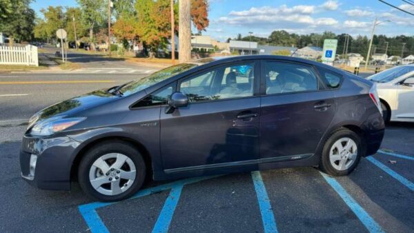 2010 Toyota Prius Two - Image 12