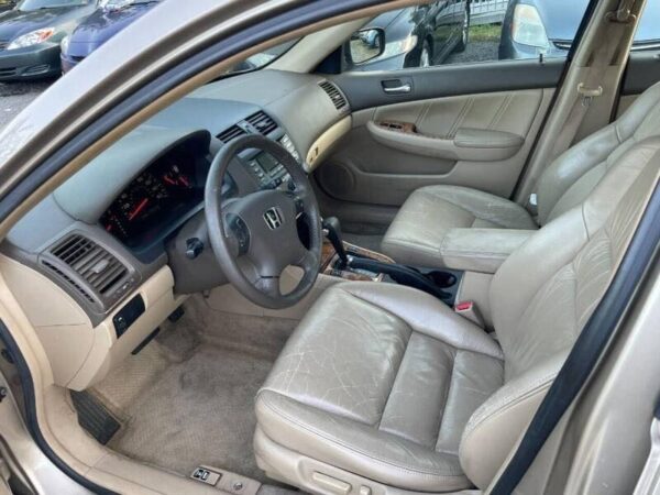 2004 Honda Accord - Image 13