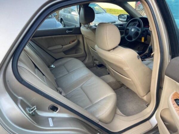 2004 Honda Accord - Image 15